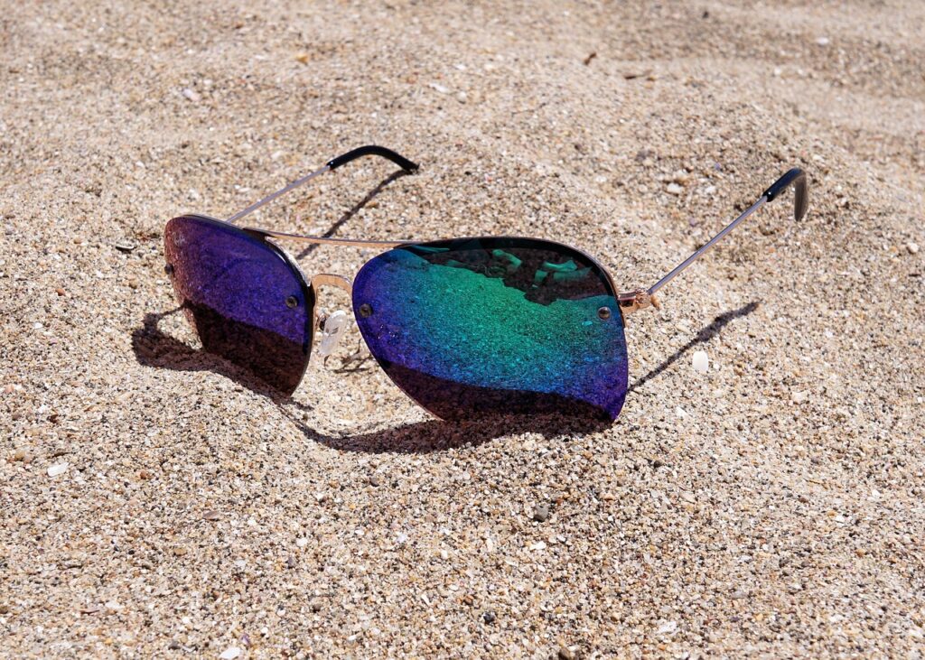 sunglasses, nature, sand-2523803.jpg